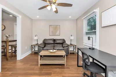 Image de Cozy Home at the End of the Road