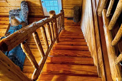 Image de Charming 3-bedroom, waterfront cabin in delightful Zion with WiFi & Ac