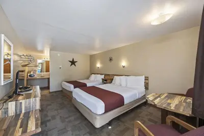 Image de Elegant Studio at Birch Glen Lodge w Game Room and Firepit