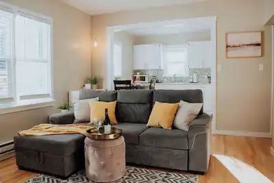 Desert Shores: 104 (Dog Friendly) Minutes to Lake