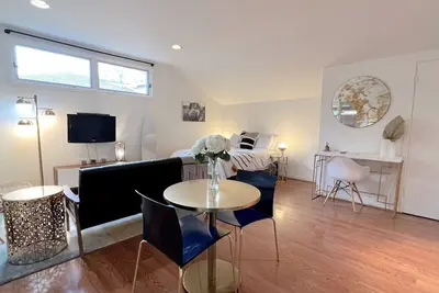 Image de Palo Alto Cottage: Privacy, Comfort & Convenience