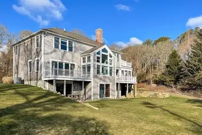 Image de Private Beach 6 Bedroom Newly Renovated!