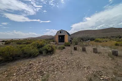 Image de Desert Sky: An Off-Grid Cabin on the edge of the Alvord Playa