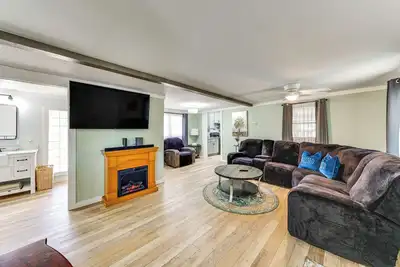 Image de 4 Mi to Savannah River Access: Home w/ Fire Pit