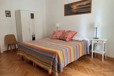 Image de Cozy apartment 15 minutes from downtown and 5 minutes from the university.