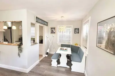 Image de Townhouse with parking Located Near Um & 8th st, Townhouse with parking Located Near Um & 8th st