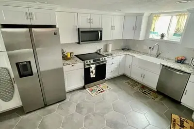 Image de Road to Olympus 4br House with 2 kitchens, 2 laundries, 2 driveways, 2 entrances