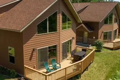 Image de Cabin 101 - Pet Friendly/ Closed Loft/ Modern, Clean, and Comfortable