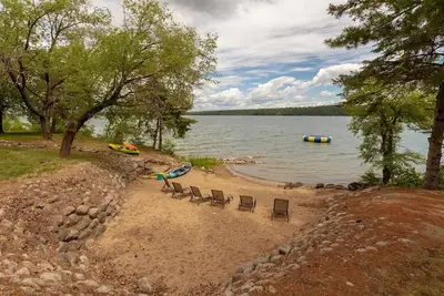 Image de Cabin 108 - Pet Friendly/ Closed Loft/ Modern, Clean, Comfortable