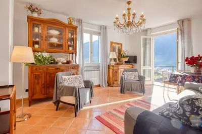 Image de Maison confortable de 2 chambres à.