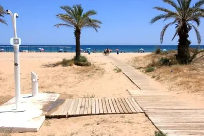 Modern apartment in Playa de Gandia. 5' from Playa dáhuir. Families Only