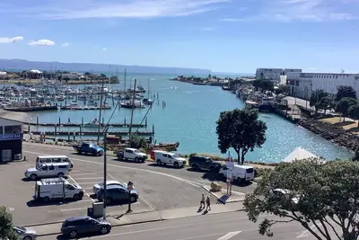 Image de Seaview Apartment-2b/@2b on Top story within the West Quay apartments