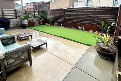 Image de Beach House Steps from the beach