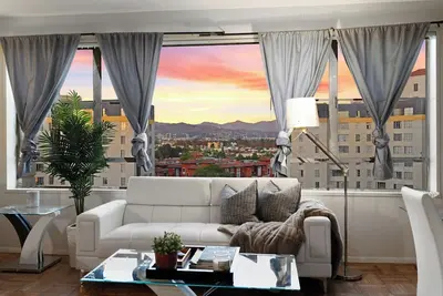 Image de BevHills/West Hollywood/2bd2th/3beds inc King