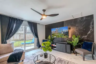 Image de Chic & Cozy 4-Br Retreat | Downtown | Tx