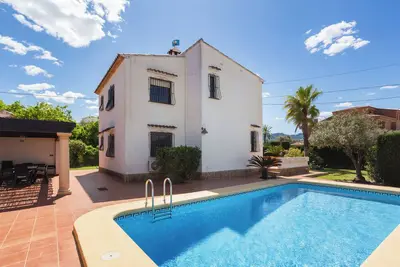 Image de Villa 'Terry' avec vue sur les montagnes, piscine privée et climatisation