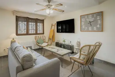 Image de El Encanto del Alberche 'Casa 4' avec vue sur les montagnes, piscine partagée et Wi-Fi