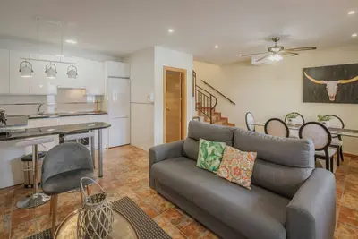 Image de El Encanto del Alberche 'Casa 5' avec vue sur les montagnes, piscine partagée et Wi-Fi