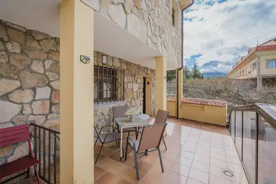 Image de El Encanto del Alberche, \"Casa 6\" avec vue sur la montagne, piscine partagée et Wi-Fi