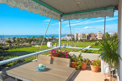 Image de Appartement 'Dendrinos Athens Riviera' avec vue sur mer, Wi-Fi et climatisation