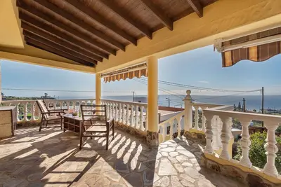 Image de Maison de vacances 'Tenades' avec vue sur la mer, Wi-Fi et climatisation