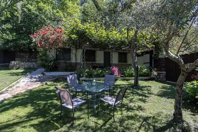 Image de Maison 'El Castañar De Ceubia' avec vue sur montagne, terrasse privée et jardin privé