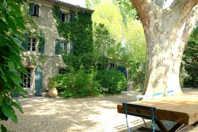 Image de Appartement \"Grand Luxe\" avec piscine partagée, Wi-Fi et climatisation