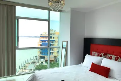 Image de Luxury Apartment overlooking the Guayas River in Puerto Santa Ana Guayaquil