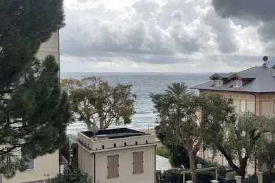 Image de A 1 de marche de la mer, avec 2 chambres et 2 bain