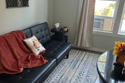 Image de Central and Stylish 1-bedroom apartment with WiFi in Charming Oswego