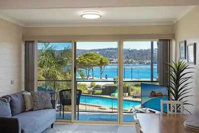 Image de Fishpen Views - Lakeside apartment with breathtaking views