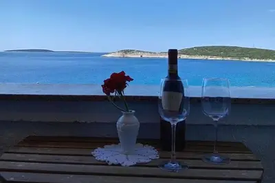 Image de Garçonnière prés de la plage Martinscica, Cres (As-23980-c)