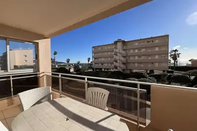 Image de T3 pied dans l'eau au Lavandou