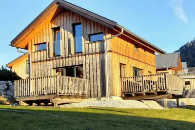 Beau chalet spacieux sur les pistes avec sauna