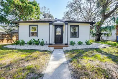 Image de 5 Mi to Clearwater Beach: Family Gem w/ Game Room