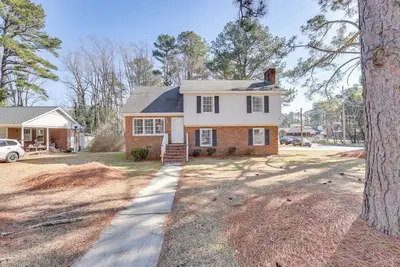 Image de 4 Mi to Dtwn: Home w/ Deck & Yard in Wilson