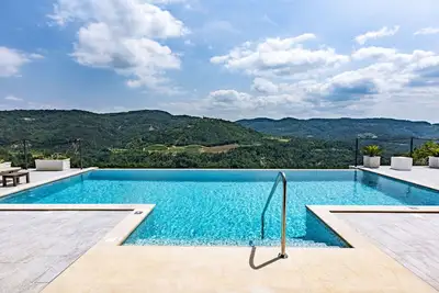 Image de Maison de vacances privée avec Wifi, piscine privée, climatisation, Tv, terrasse, vue panoramique