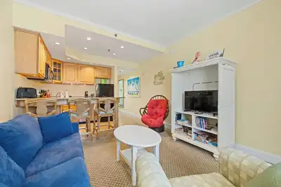 Image de Littleton's Landing 124 at the Villas at Hatteras Landing 1 Bedroom Near-Beach Condos with Pool Access!