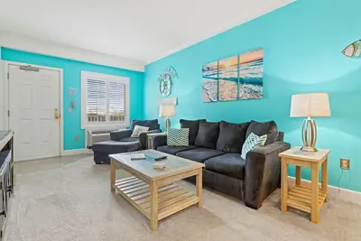Image de Tank Tops & Flip Flops 112 at the Villas of Hatteras Landing 1 Bedroom Near-Beach Condos with Pool Access!