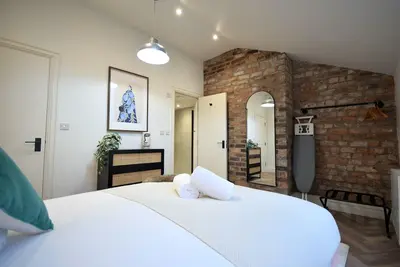 Image de CITYeSCAPE - 2br, 2 bath, living/dining Rm. Nq