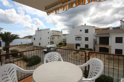 Rhodas Ii 2-2 - Apartamento muy luminoso y acogedor situado a 2ª línea del mar en San Carles