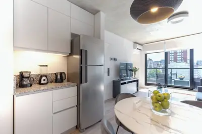 Image de Ultra Luxurious 1 Bedroom Penthouse 1. 5 Bathrooms & Balcony - 4 Seasons Mattress