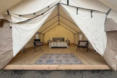 Image de Cozy Canyon Safari Tent w/ Sunset & Sunrise Views + Private Bathroom