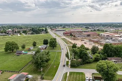 Image de The Bourbon Trail Bungalow Ping Pong/Foosball/Bar/Firepit