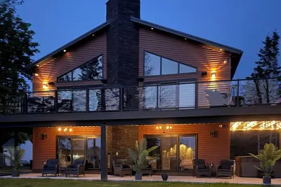 Image de Luxury Hideaway Pei - Stunning retreat with water view & hot tub.