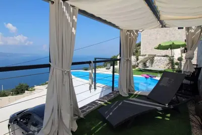 Image de Vacation home with sea view, stone house, pool, secluded location