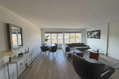 Image de 2 Bedroom Condo -Views of West Point and Hudson River, steps from Metro North!