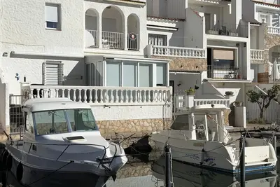 Image de Appt Céline Akoya Conserjería, vue Port Empúries Et parking