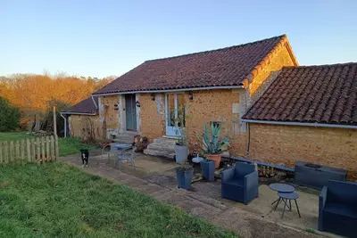 Image de J'oie' de vivre-gite confortable une chambre, intimité, vues, chiens acceptés.