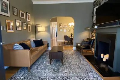 Image de Elegant Hideaway in the Heart of Andersonville